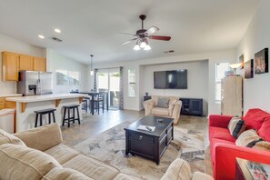 TV, stereo - Outdoor Oasis: Coachella Valley Group Getaway! (Coachella)