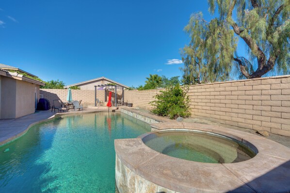 Unclassified image, 1 of 31, button