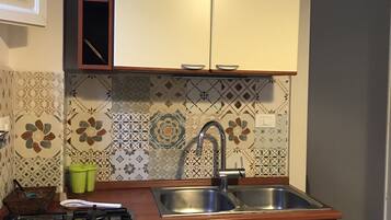 Réfrigérateur, four, plaque de cuisson, lave-vaisselle