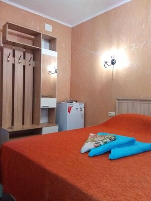 Standard Double or Twin Room | Living area