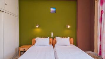 1 chambre, fer et planche Ă repasser, Wi-Fi gratuit, draps fournis