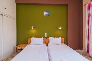 1 chambre, fer et planche Ă repasser, Wi-Fi gratuit, draps fournis