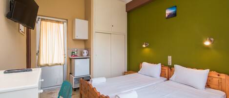 1 dormitori, planxa i posts de planxar, wifi gratuïta i roba de llit