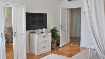 2 slaapkamers, een strijkplank/strijkijzer, gratis wifi