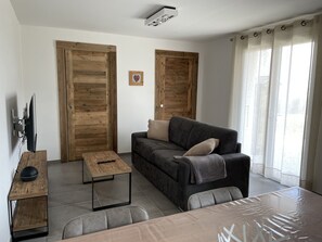 Smart TV - T2 apartment in a chalet in Domancy, terrace with Mont Blanc view (DOMANCY)