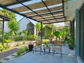 Double Room, 1 Queen Bed, Pool View | Terrace/patio - The Jungle Hostel Canggu (Canggu)