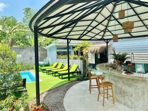 Poolside bar - The Jungle Hostel Canggu (Canggu)