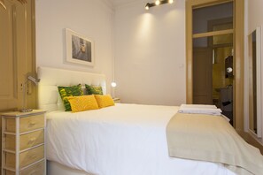 2 habitaciones, tabla de planchar con plancha y wifi gratis 