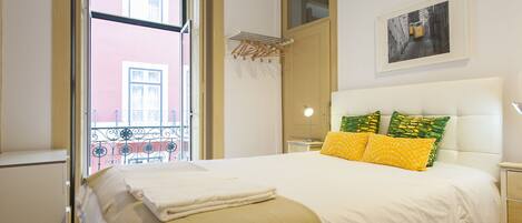 3 bedrooms, iron/ironing board, free WiFi