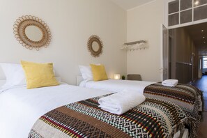 6 bedrooms, iron/ironing board, free WiFi, bed sheets