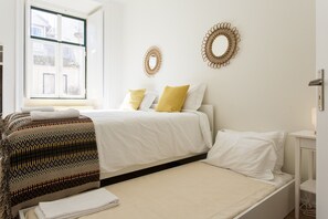6 bedrooms, iron/ironing board, free WiFi