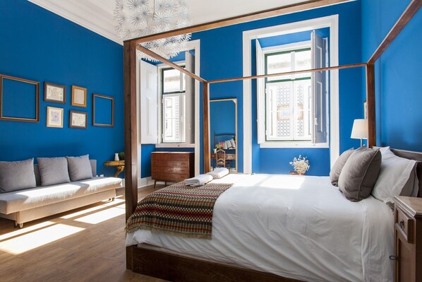 6 bedrooms, iron/ironing board, free WiFi, bed sheets