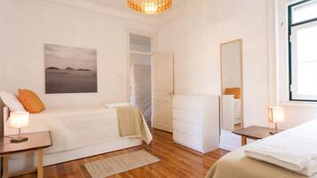 8 Schlafzimmer, Bügeleisen/Bügelbrett, kostenloses WLAN