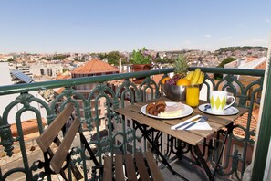 Outdoor dining - [NEW] Bairro Alto View 3E up to 21guests by Central Hill (Lisboa ciudad)