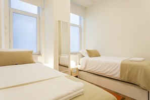5 habitaciones, tabla de planchar con plancha y wifi gratis 