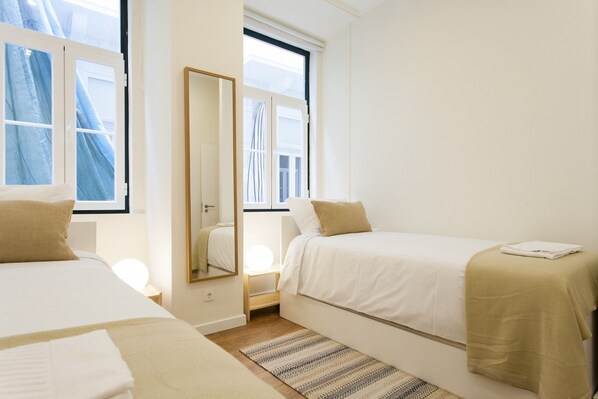 5 bedrooms, iron/ironing board, free WiFi