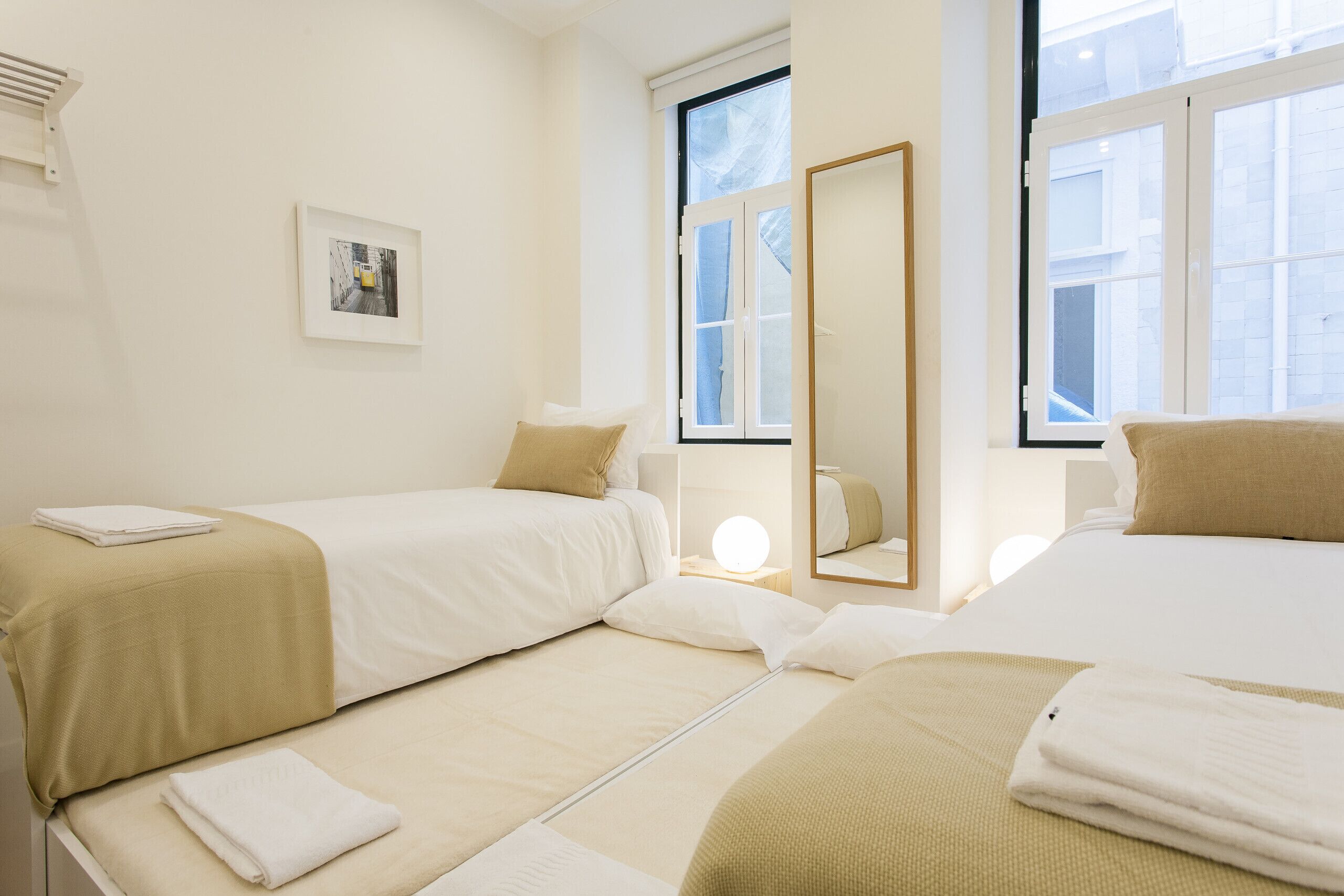 5 bedrooms, iron/ironing board, free WiFi, bed sheets