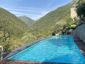 Outdoor pool - Pure relaxation: "Terrazzi" apartment - peace, pleasure & pool between the mountains and the sea (Colletta di Castelbianco)