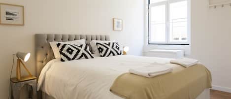 5 habitaciones, tabla de planchar con plancha y wifi gratis