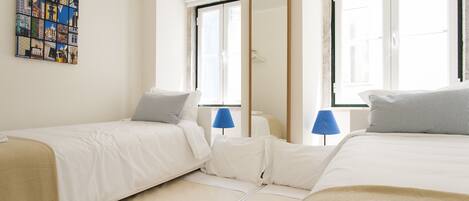 5 bedrooms, iron/ironing board, free WiFi