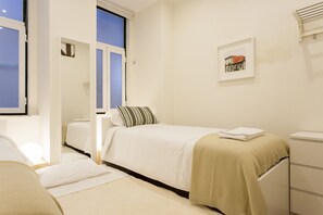 4 habitaciones, tabla de planchar con plancha y wifi gratis 
