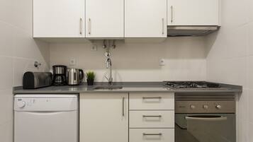 Fridge, microwave, oven, dishwasher