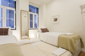4 bedrooms, iron/ironing board, free WiFi