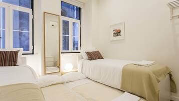 4 bedrooms, iron/ironing board, free WiFi, bed sheets