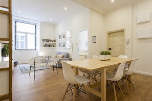 Interior - Central Downtown 3E up to 13guests by Central Hill (Lisboa ciudad)