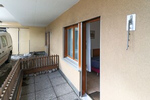 Appartement (Cleaning Fee 80 CHF) | Terrasse/Patio