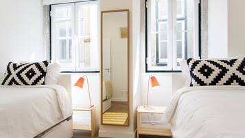 4 bedrooms, iron/ironing board, free WiFi, bed sheets