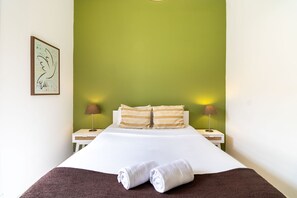 4 bedrooms, iron/ironing board, free WiFi, bed sheets