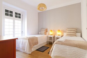 5 bedrooms, iron/ironing board, free WiFi, bed sheets