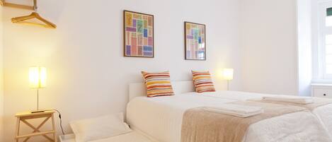 5 chambres, fer et planche à repasser, Wi-Fi gratuit, draps fournis