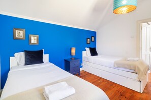 5 bedrooms, iron/ironing board, free WiFi