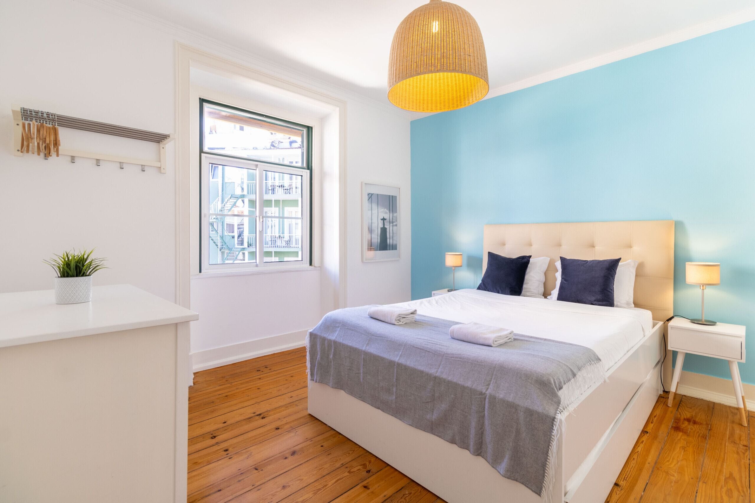 5 bedrooms, iron/ironing board, free WiFi, bed sheets