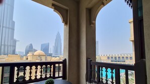 Unclassified image, 4 of 26, button - Amazing Stay at Dubai Downtown - Souk Al Bahar (Dubai)