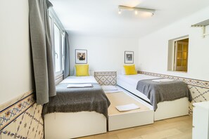 3 bedrooms, iron/ironing board, free WiFi, bed sheets