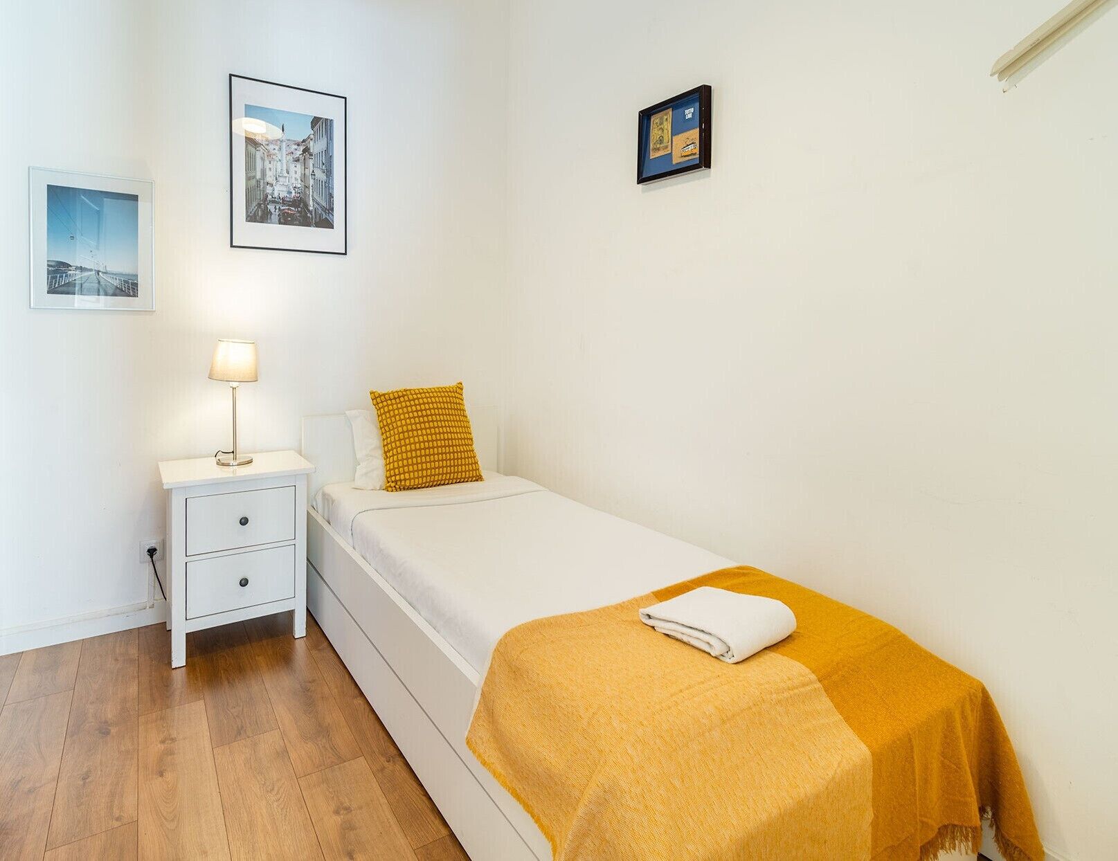 8 habitaciones, tabla de planchar con plancha y wifi gratis 