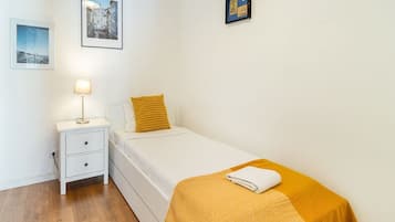 8 habitaciones, tabla de planchar con plancha y wifi gratis
