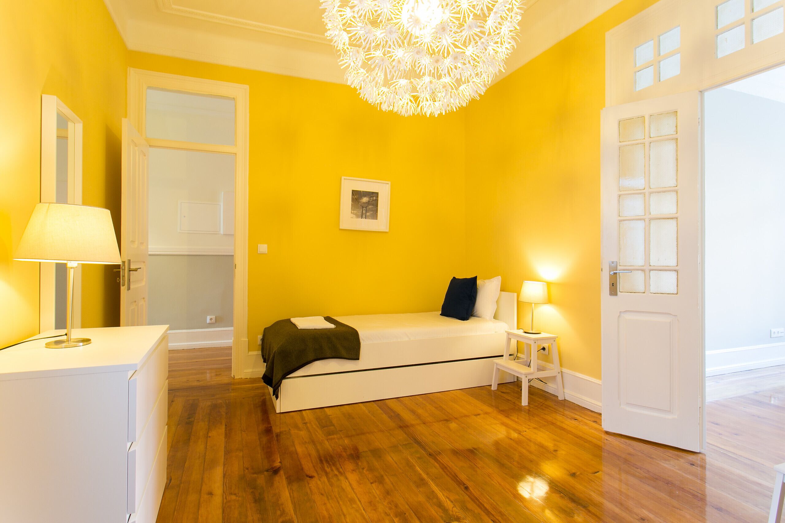 8 habitaciones, tabla de planchar con plancha y wifi gratis 