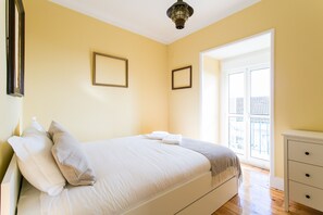 4 bedrooms, iron/ironing board, free WiFi