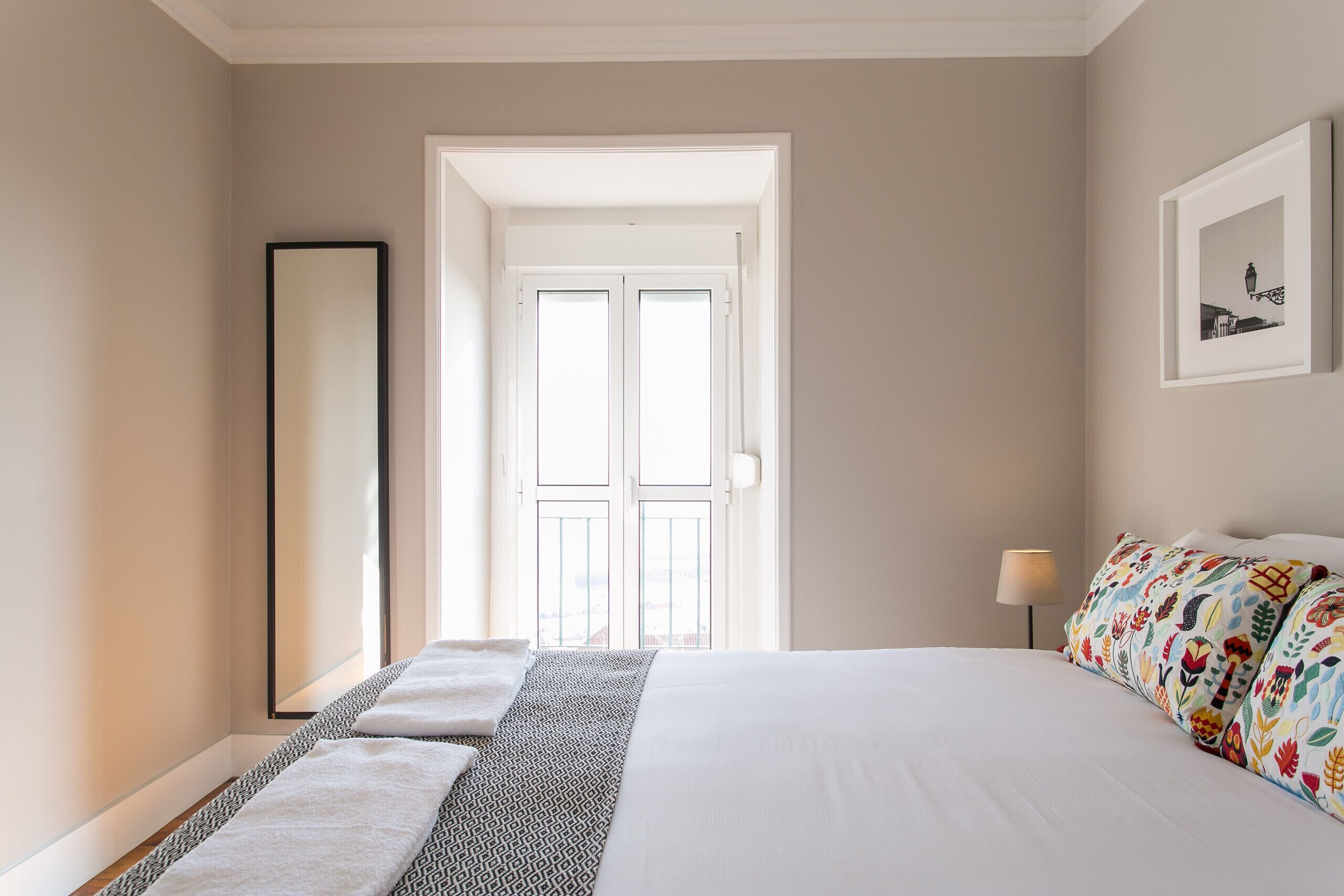 4 bedrooms, iron/ironing board, free WiFi, bed sheets