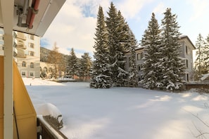 Lägenhet (Cleaning Fee 70 CHF) | Balkongutsikt