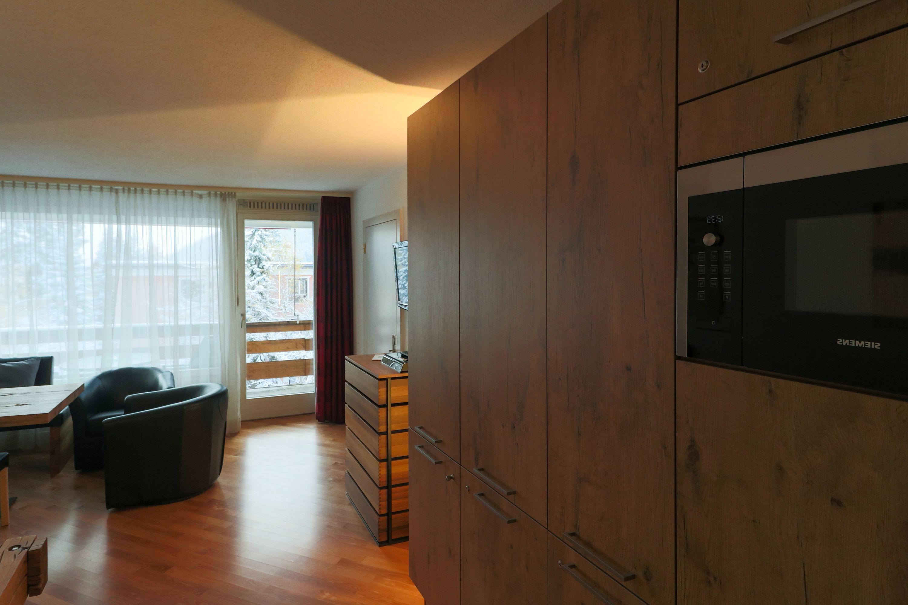 Studio (Cleaning Fee 70 CHF) | Vardagsrum | Platt-tv