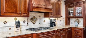 *NEW LISTING* Beautiful Lake Area Home, Pet Friendly, Close to Old town Florence & Dunes, Gas Grill