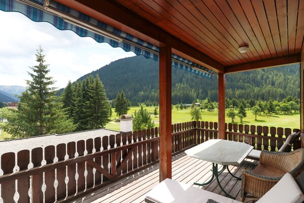 Appartement (Cleaning Fee 150 CHF) | Balcon