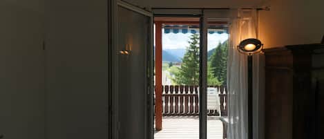 Apartment (Cleaning Fee 150 CHF) | Balkon