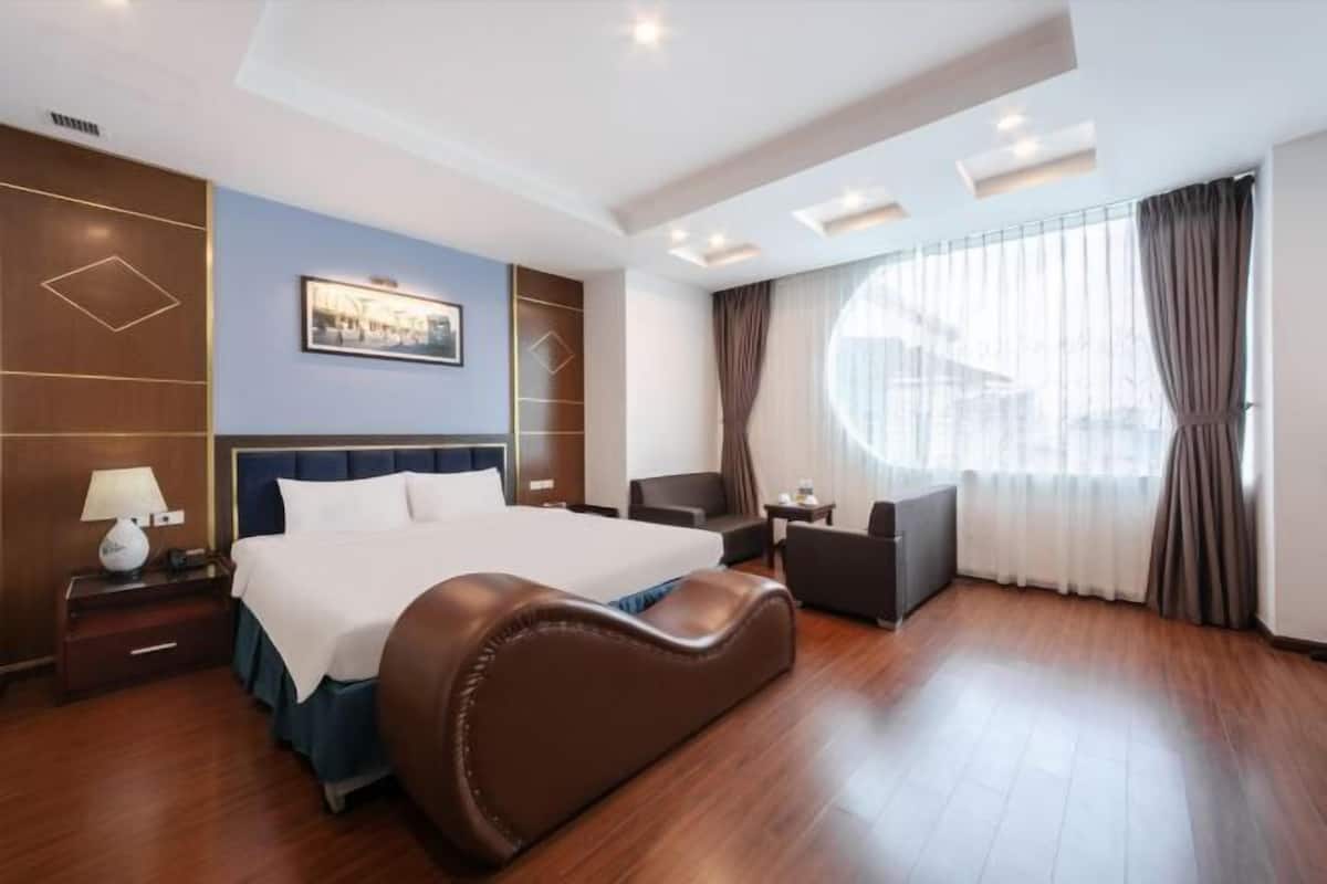 Minibar, in-room safe, blackout curtains, iron/ironing board