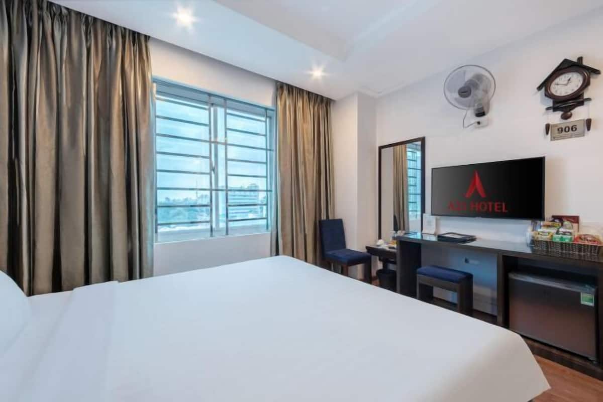 Minibar, in-room safe, blackout curtains, iron/ironing board